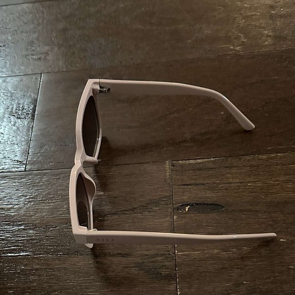 DIFF-EMILY FAUVER - GOOSE -NUDE/BROWN GRADIENT-POLARIZED SUNGLASSES-New - Picture 9 of 11